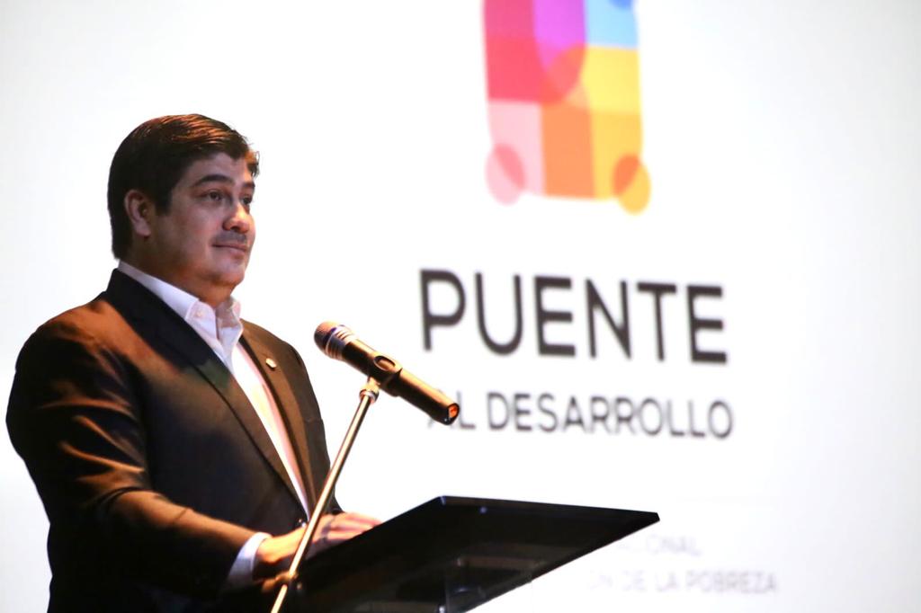 El mandatario Carlos Alvarado durante el acto de conmemoración del séptimo aniversaro de la Estrategia Puete al Desarrollo.