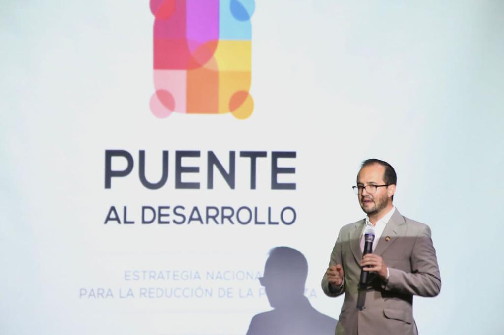 El ministro de Desarrollo Humano e Inclusión Social y presidente ejecutivo del IMAS, Juan Luis Bermúdez Madriz en la conmemoración del séptimo aniversario de la estrategia Puente al Desarrollo.