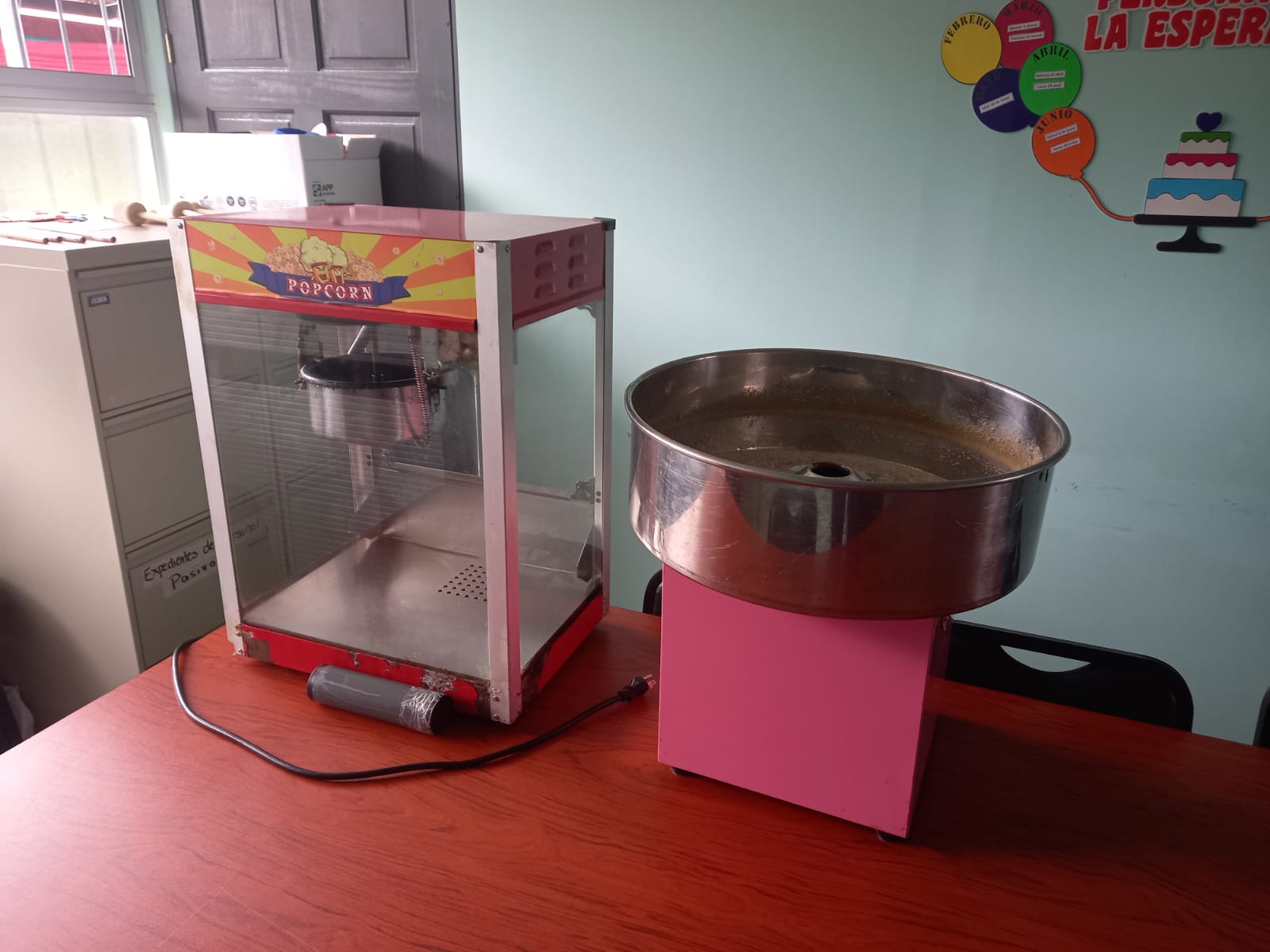 se adquirieron, una de algodón de azúcar y otra para palomitas de maíz, las cuales les funcionao como activo porque son utilizadas en distintos eventos, generando de esta manera ingresos que se invierten el Centro Educativo.
