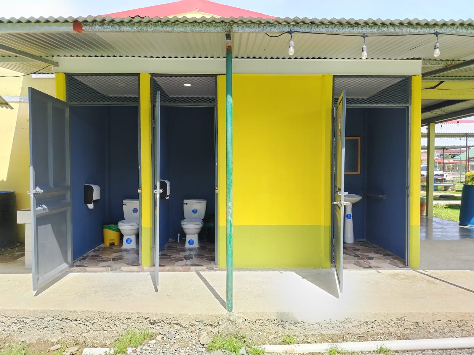 Fotografía de las obras sanitarias con accesibilidad.