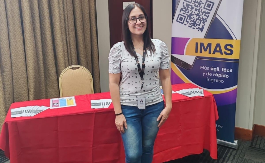 La compañera Alejandra Jiménez Castro, del ARDS de Barrio Tournon, representó al IMAS en la feria de la Salud, con motivo del Día Mundial de la Salud.