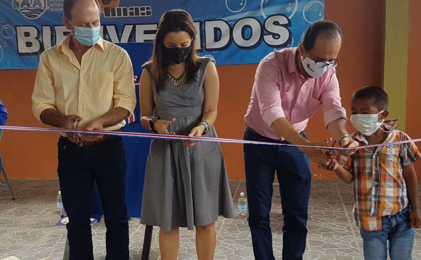 Corte de cinta, inauguración de las tuberías, acueducto de Cangrejal de Acosta