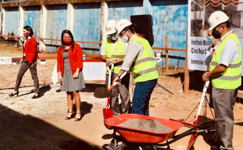 Colocación de la primera piedra, cruz roja Acosta