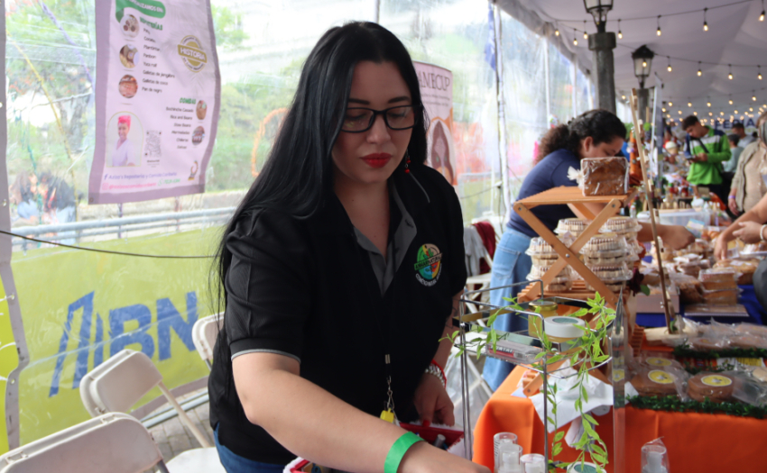 Emprendedora apoyada por el IMAS. 