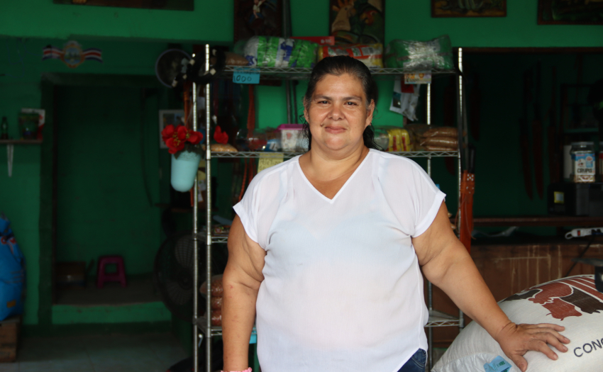 Kattia Navas, emprendedora de Limón beneficiaria del IMAS. 