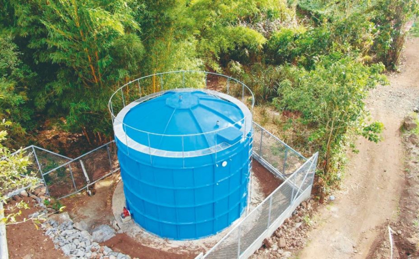 Imagen del tanque de agua e Santiago de Paraíso en Cartago