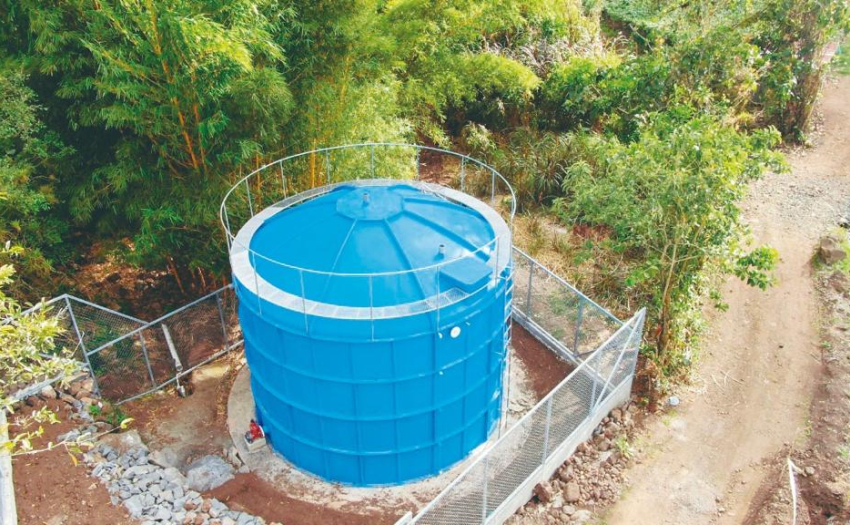 Imagen del tanque de agua e Santiago de Paraíso en Cartago