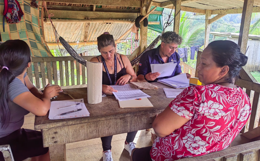 Atención en territorios indígenas de Punta Burica por el personal de la Unidad Local de Golfito, Área Regional Brunca.