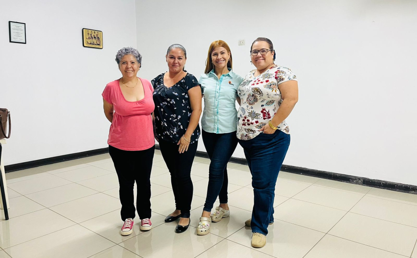 Imagen de las madres jefas de hogar de Atención Integral en la capacitación de empleabilidad.