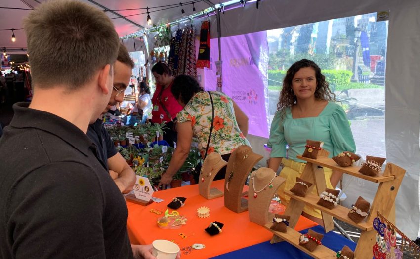 Imagen de la Feria en el Parque Central.