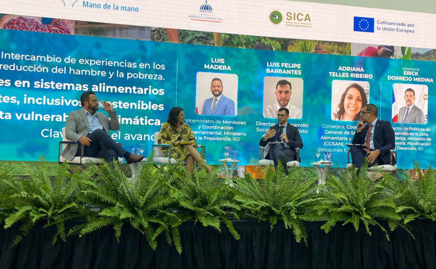 Director de Desarrollo Social participó del encuentro en República Dominicana y que compartió con autoridades de distintos países latinoamericanos, donde además, se abordó el tema de la pobreza en las naciones.