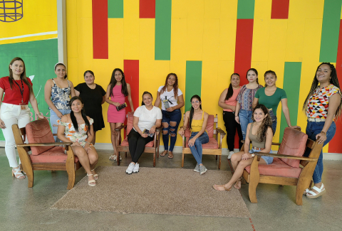 IMAS y Fundación Acción Joven capacitan a mujeres jefas de hogar