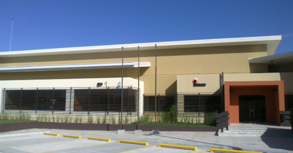 Fotografía del edificio exterior del ARDS Chorotega y ULDS de Liberia.